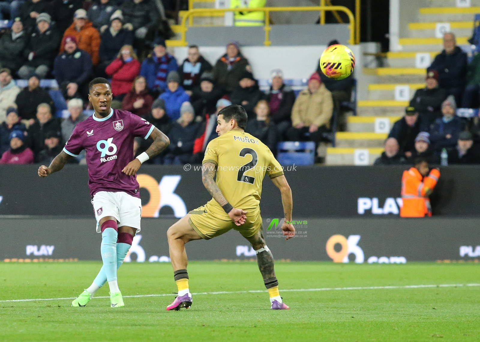 Jaidon Anthony of Burnley  shoots on goal during the Premier League match Burnley vs Crystal Palace at Turf Moor, Burnley, United Kingdom, 3rd December 2025

(Photo by Richard Bierton/News Images)

*** GER AUT SUI OUT ***