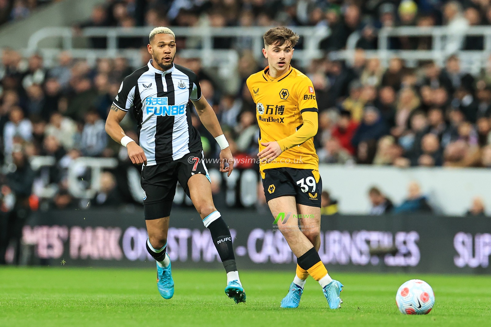 Luke Cundle #39 of Wolverhampton Wanderers in action during the game