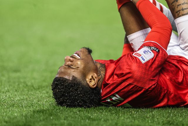 Tyrese Noslin of Barnsley takes a knock during the Sky Bet League One match Barnsley vs Blackpool at Oakwell, Barnsley, United Kingdom on 02 September 2026

(Photo by Alfie Cosgrove/News Images)