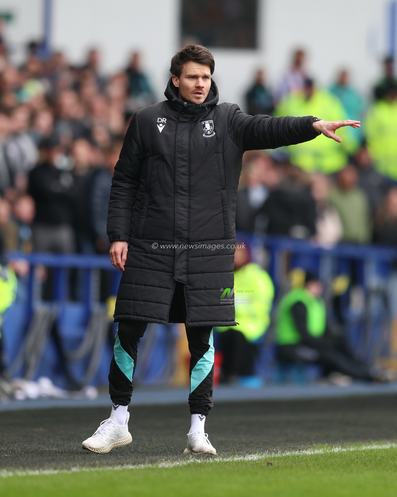Danny Rohl manager of Sheffield Wednesday during the Sky Bet Championship match Sheffield Wednesday vs Sheffield United at Hillsborough, Sheffield, United Kingdom, 16th March 2025

(Photo by Alex Roebuck/News Images)
