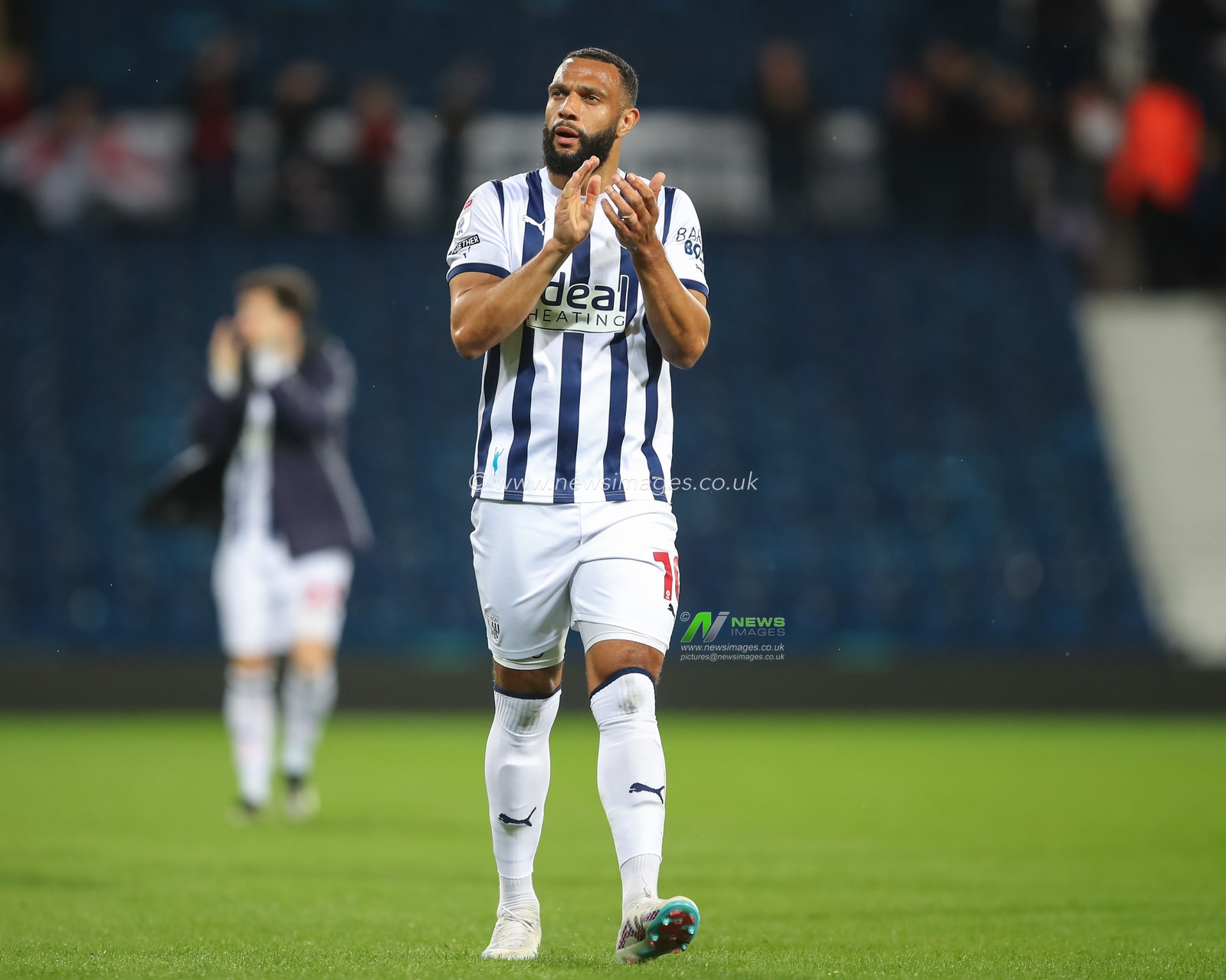 Matt Phillips of West Bromwich Albion claps fans at full time, during the Sky Bet Championship match West Bromwich Albion vs Rotherham United at The Hawthorns, West Bromwich, United Kingdom, 10th April 2024

(Photo by Gareth Evans/News Images)