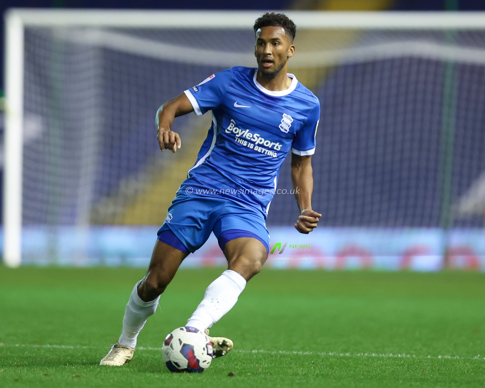Auston Trusty #5 of Birmingham City passes the ball during the Sky Bet Championship match Birmingham City vs Millwall at St Andrews, Birmingham, United Kingdom, 2nd November 2022

(Photo by Simon Bissett/News Images)