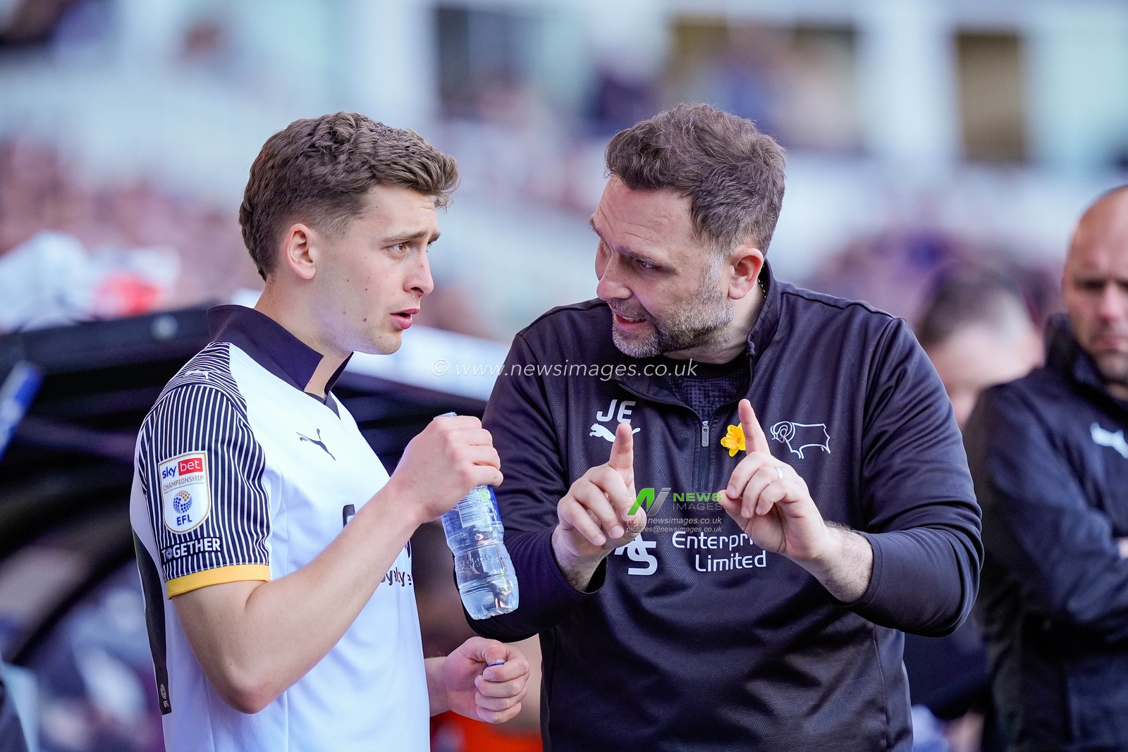 John Eustace manager of Derby County gives his team instructions  during the Sky Bet Championship match Derby County vs Stoke City at Pride Park Stadium, Derby, United Kingdom on 06 April 2026

(Photo by Maynard Manyowa/News Images)