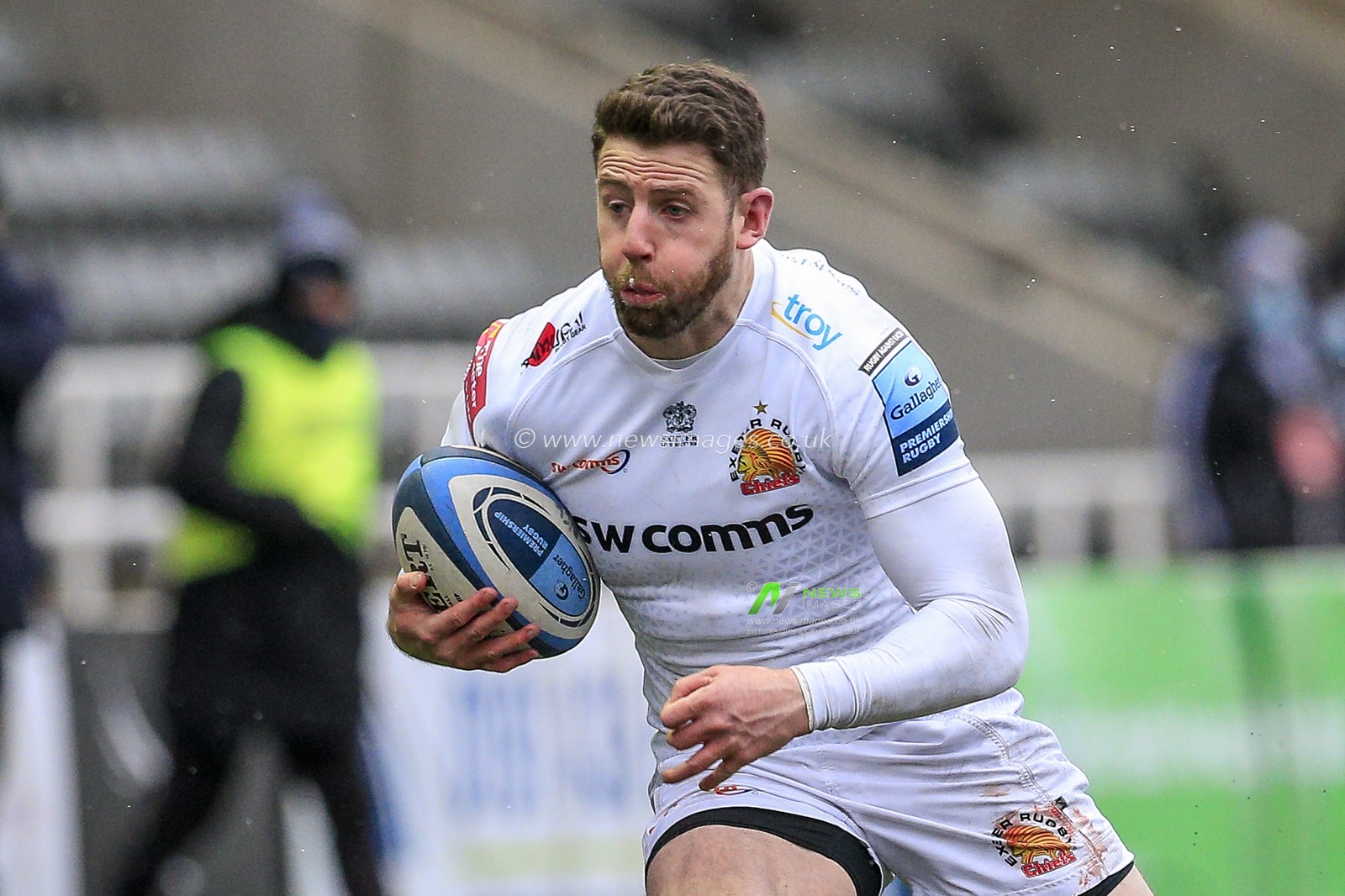 Alex Cuthbert of Exeter Chiefs carries the ball