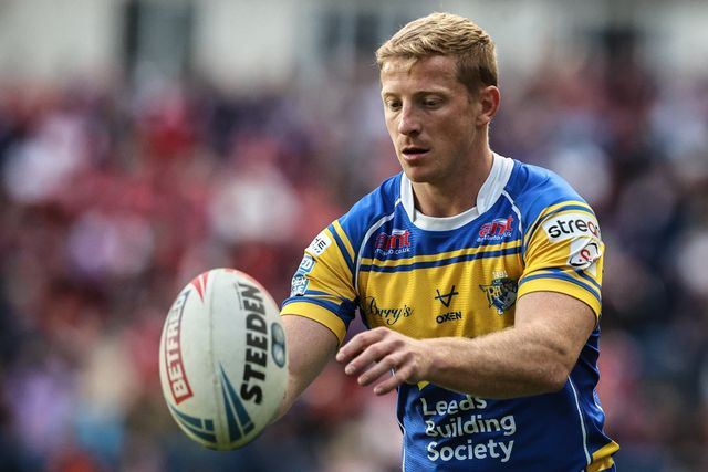 Lachlan Miller of Leeds Rhinos in the pre-game warm up during the Betfred Super League round 23 match Leeds Rhinos vs Hull KR at Headingley Stadium, Leeds, United Kingdom, 21st August 2025

(Photo by Alfie Cosgrove/News Images)