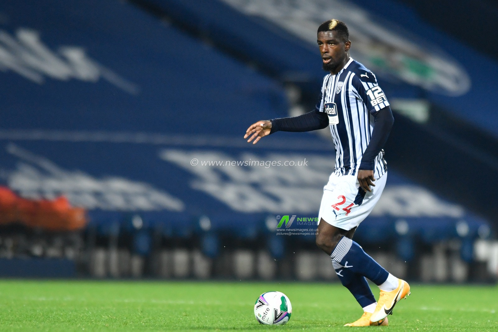 Cedric Kipre (24) of West Bromwich Albion looks for a pass
