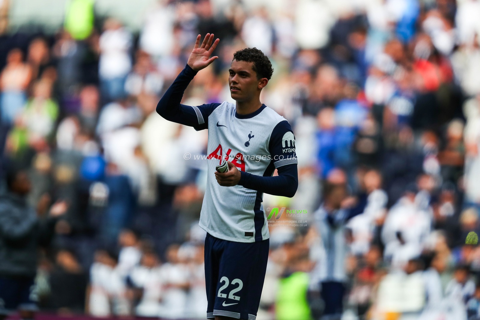 Brennan Johnson of Tottenham Hotspur acknowledges the fans after the teams victory following the Premier League match Tottenham Hotspur vs Everton at Tottenham Hotspur Stadium, London, United Kingdom, 24th August 2024

(Photo by Izzy Poles/News Images)