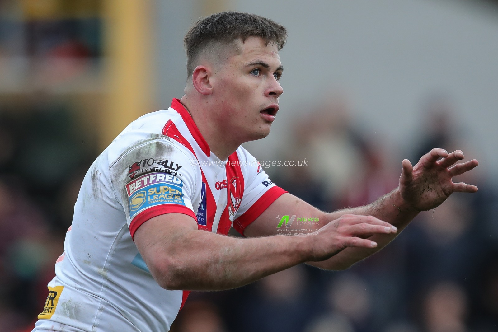 Jack Welsby #1 of St Helens in action during the Betfred Super League Round 2 match Castleford Tigers vs St Helens at The Mend-A-Hose Jungle, Castleford, United Kingdom, 26th February 2023

(Photo by James Heaton/News Images)