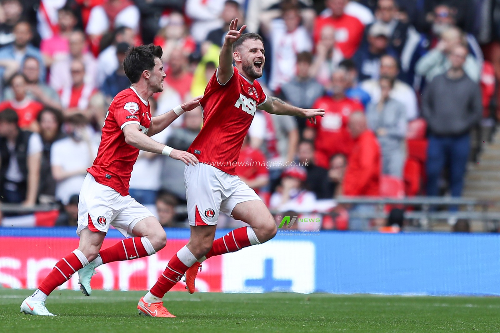 Macaulay Gillesphey of Charlton Athletic celebrates after making it 1-0 during the Sky Bet League 1 Playoff Final match Charlton Athletic vs Leyton Orient at Wembley Stadium, London, United Kingdom, 25th May 2025

(Photo by Jorge Horsted/News Images)