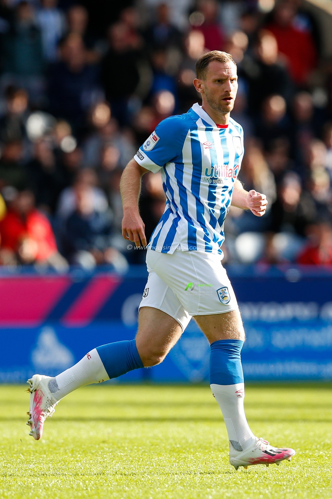 Tom Lees #32 of Huddersfield Town during the Sky Bet Championship match Huddersfield Town vs Cardiff City at John Smith's Stadium, Huddersfield, United Kingdom, 17th September 2022

(Photo by Ben Early/News Images)