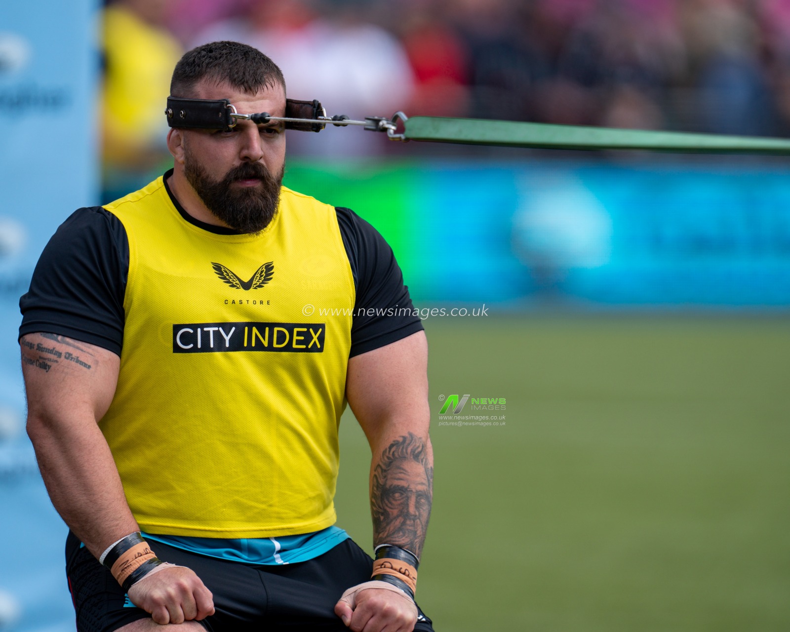 Alec Clarey #18 of Saracens warming up