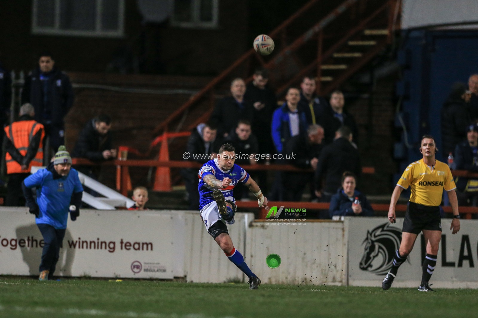 21st March 2019 , Mobile Rocket Stadium, Wakefield, England;  Betfred Super League, Round 7, Wakefield Trinity vs Warrington Wolves  ; Danny Brough (7) of Wakefield Trinity converts 

Credit: Mark Cosgrove/News Images