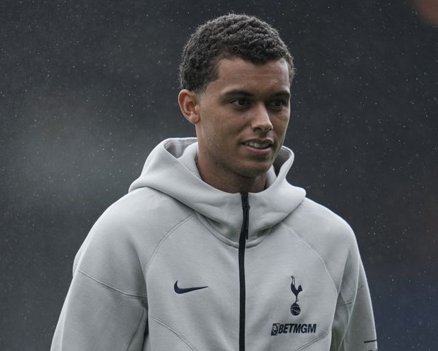 Brennan Johnson of Tottenham Hotspur ahead of the Pre-season friendly match Luton Town vs Tottenham Hotspur at Kenilworth Road, Luton, United Kingdom, 26th July 2025

(Photo by Harvey Murphy/News Images)