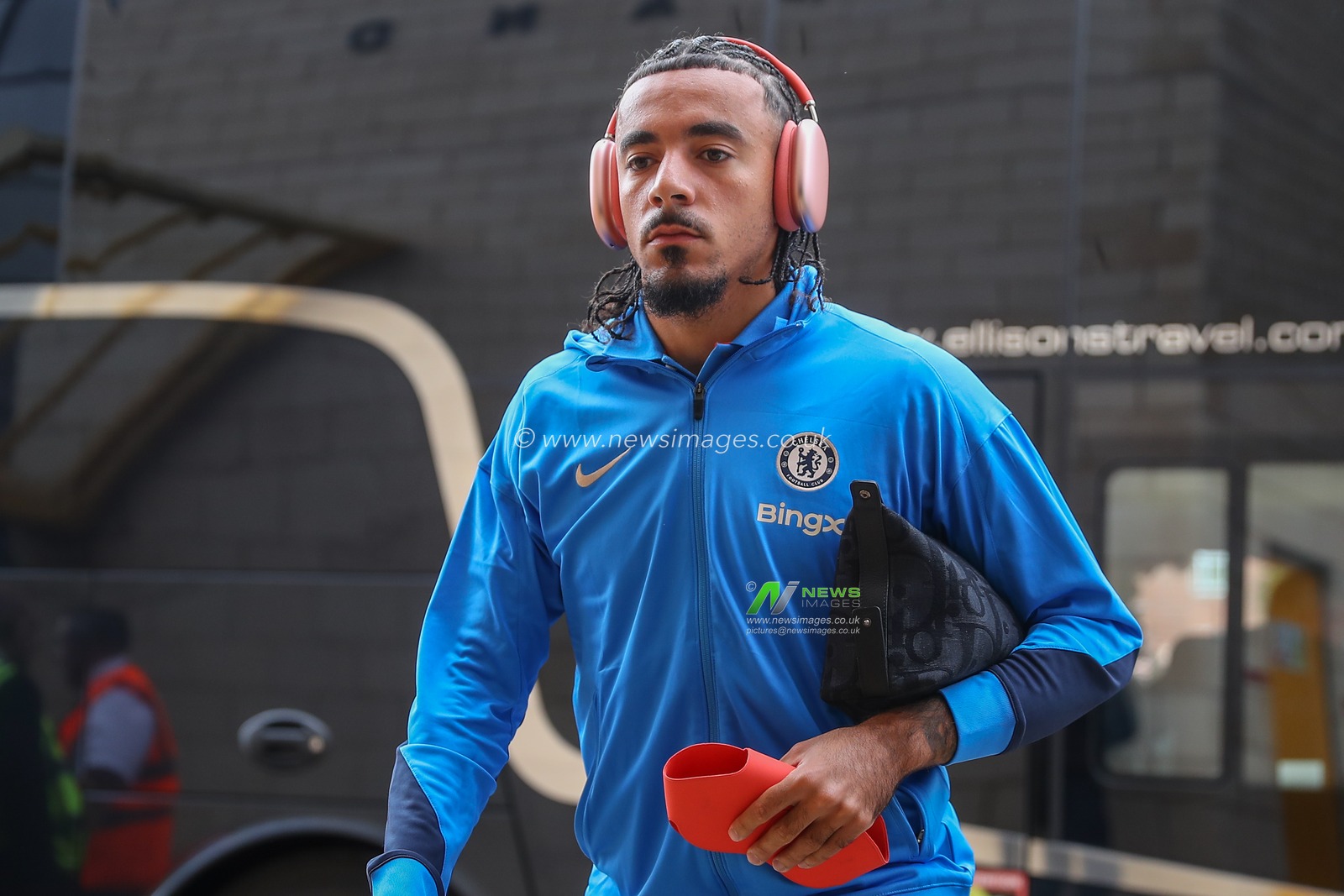 Malo Gusto of Chelsea arrives during the Premier League match Wolverhampton Wanderers vs Chelsea at Molineux, Wolverhampton, United Kingdom, 25th August 2024

(Photo by Gareth Evans/News Images)