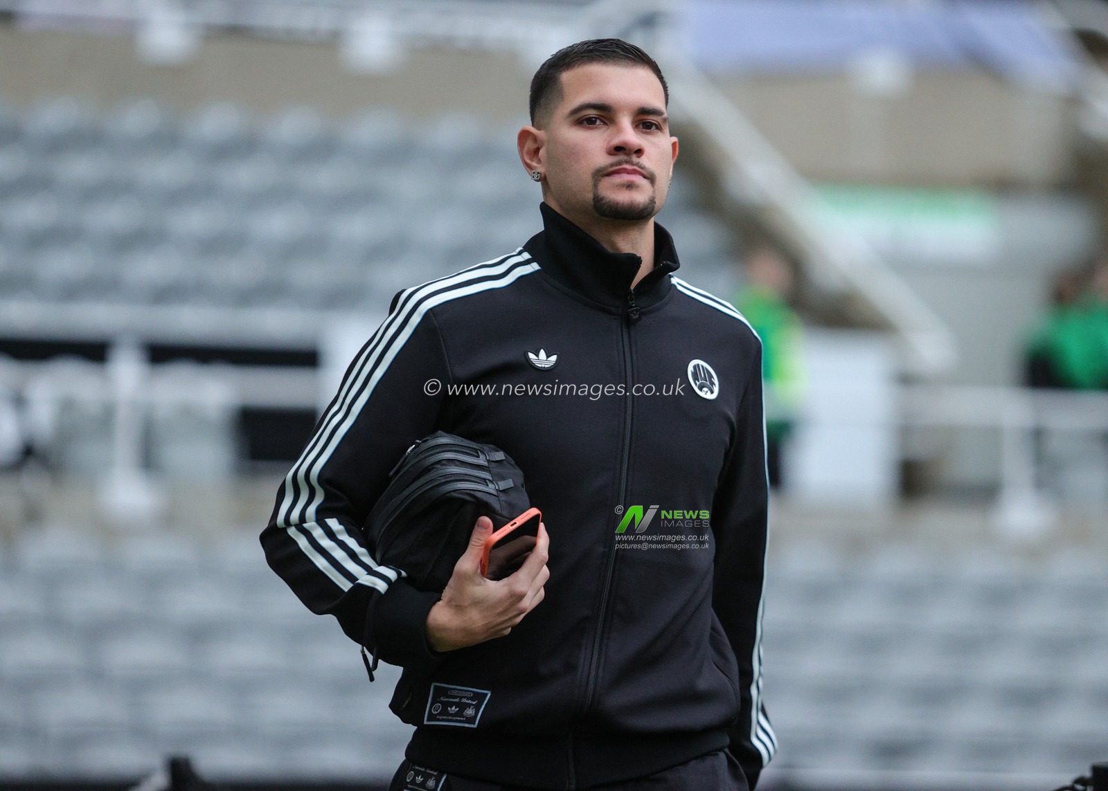 Bruno Guimaraes of Newcastle United arrives ahead of  the Premier League match Newcastle Untied vs Brentford at St. James's Park, Newcastle, United Kingdom on 07 February 2026

(Photo by Richard Bierton/News Images)
