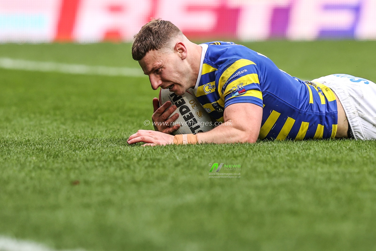 George Williams of Warrington Wolves goes over for a try during the Betfred Super League round 7 match Warrington Wolves vs Leigh Leopards at The Halliwell Jones Stadium, Warrington, United Kingdom on 04 April 2026

(Photo by Alfie Cosgrove/News Images)