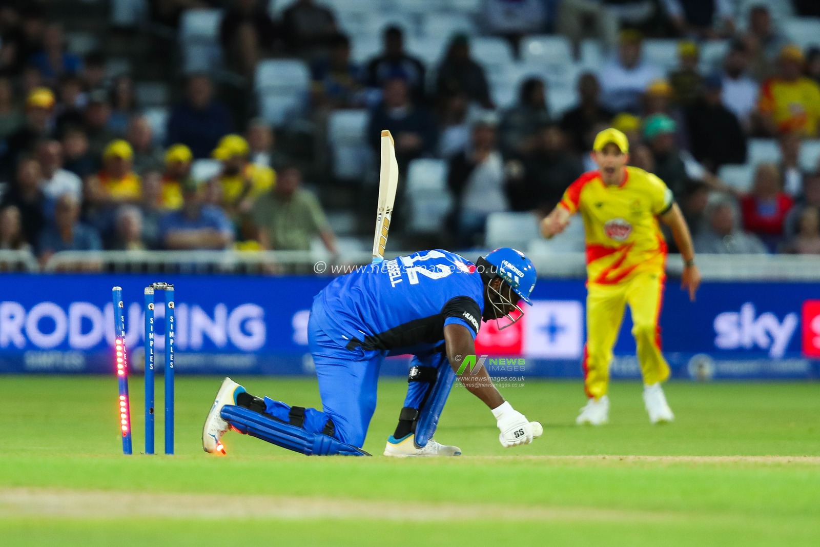 Andre Russell of London Spirit is bowled out by Luke Wood of Trent Rockets during the The Hundred match Trent Rockets vs London Spirit at Trent Bridge, Nottingham, United Kingdom, 7th August 2024

(Photo by Izzy Poles/News Images)
