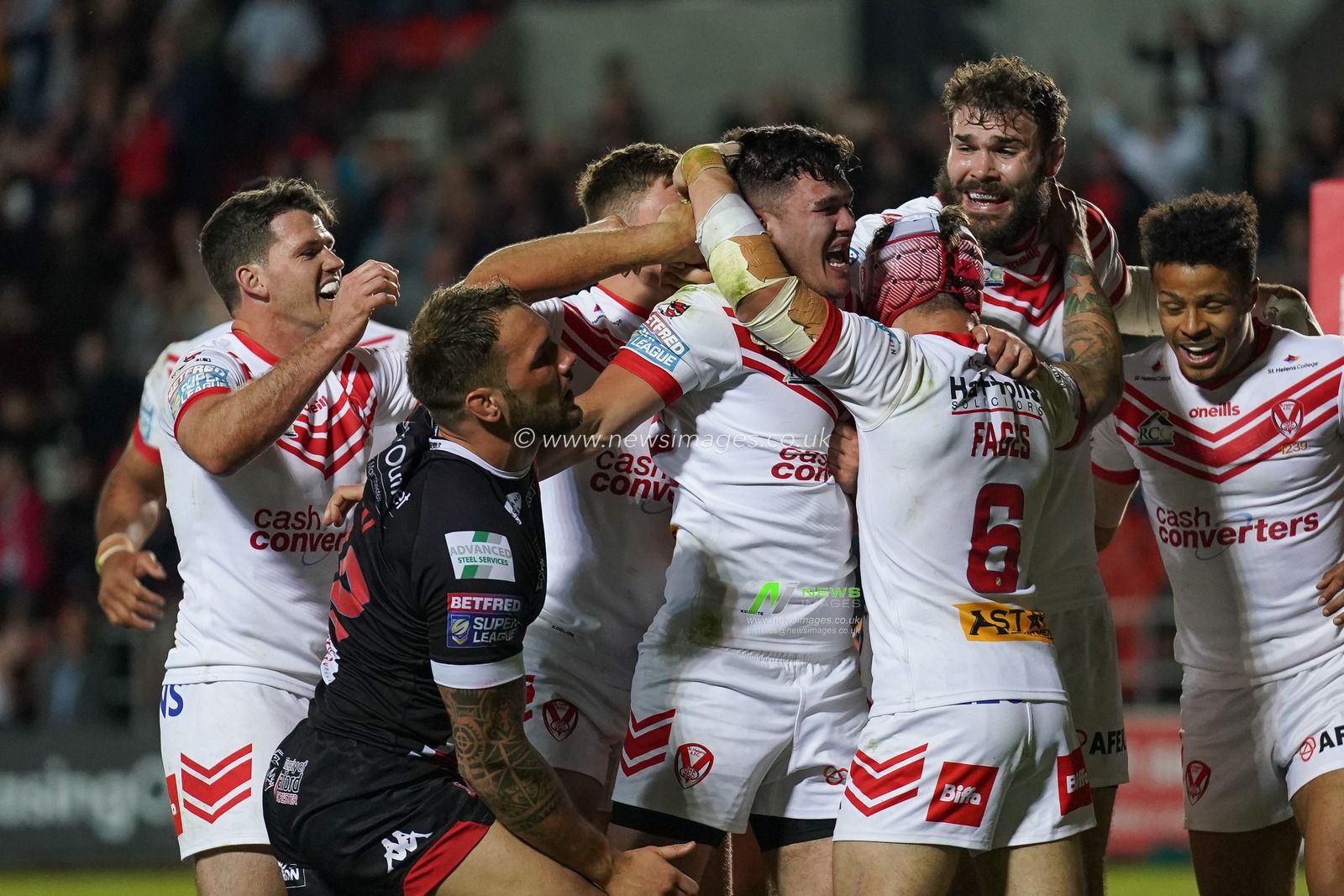 St. Helens's James Bentley celebrates scoring  the winning try

17th May 2019 , Totally Wicked Stadium, St Helens, England;  Betfred Super League, Round 15, St Helens vs Salford Red Devils ; 

Credit: Terry Donnelly/News Images