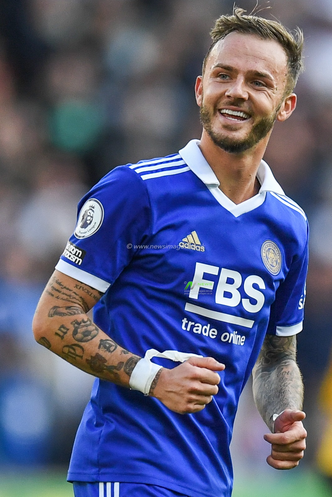 James Maddison #10 of Leicester City  during the Premier League match Wolverhampton Wanderers vs Leicester City at Molineux, Wolverhampton, United Kingdom, 23rd October 2022

(Photo by Mike Jones/News Images)