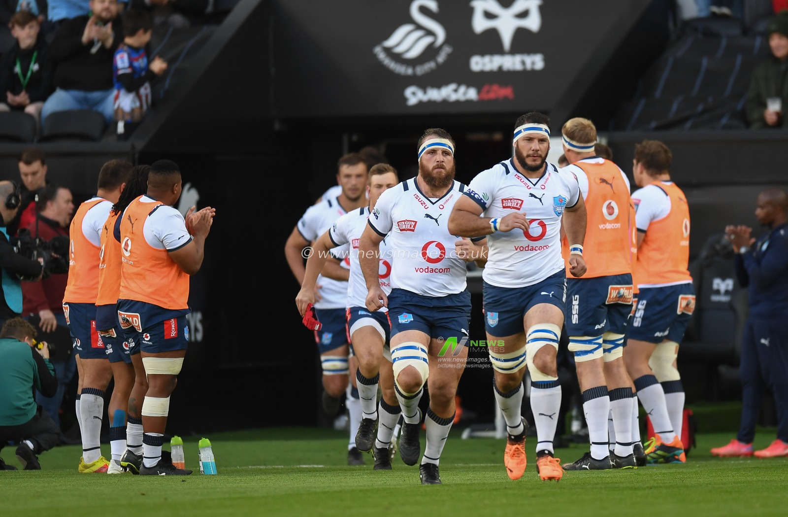 Vodacom Bulls run out onto the pitch