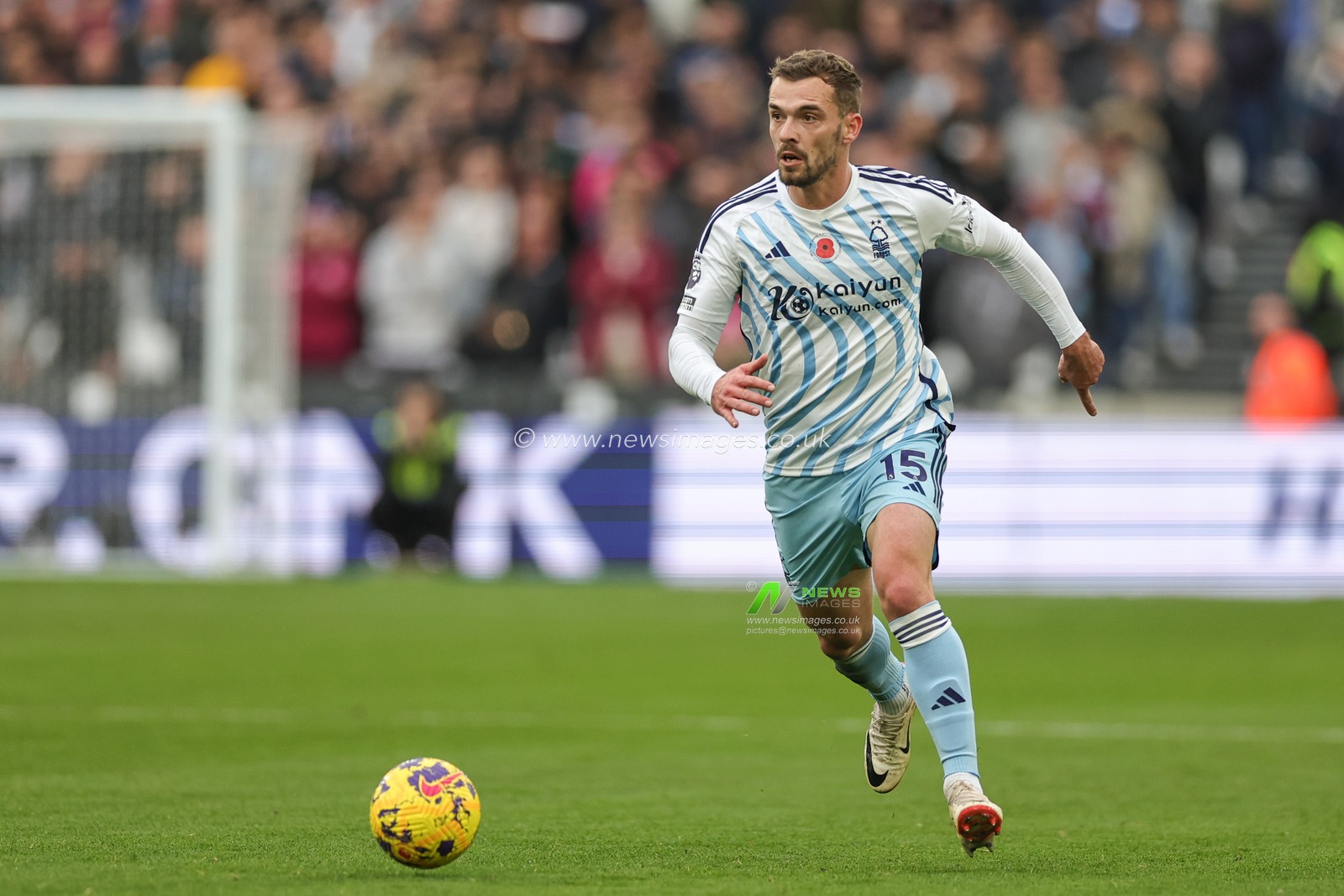 Harry Toffolo #15 of Nottingham Forest runs with the ball during the Premier League match West Ham United vs Nottingham Forest at London Stadium, London, United Kingdom, 12th November 2023

(Photo by Mark Cosgrove/News Images)