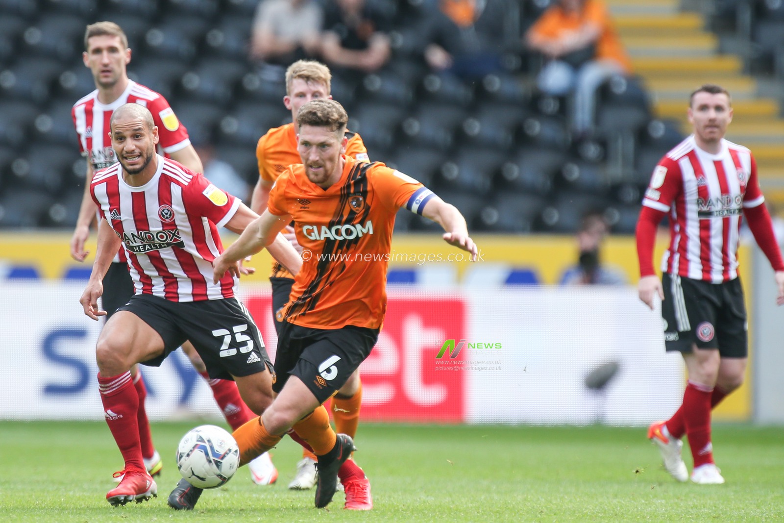 Richard Smallwood #6 of Hull City with the ball