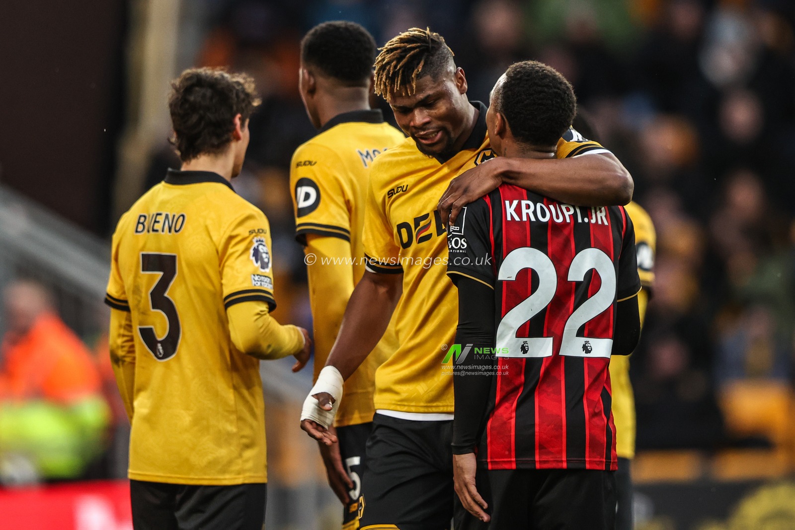 Emmanuel Agbadou of Wolverhampton Wanderers de-escelates a situation in the box during a Wolves corner during the Premier League match Wolverhampton Wanderers vs Bournemouth at Molineux, Wolverhampton, United Kingdom, 31st January 2026

(Photo by Alfie Cosgrove/News Images)