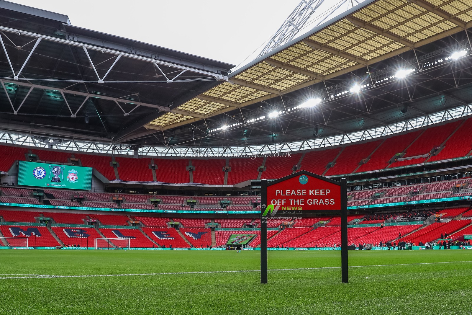 A Please keep off the grass sign during the Carabao Cup Final match Chelsea vs Liverpool at Wembley Stadium, London, United Kingdom, 25th February 2024

(Photo by Gareth Evans/News Images)