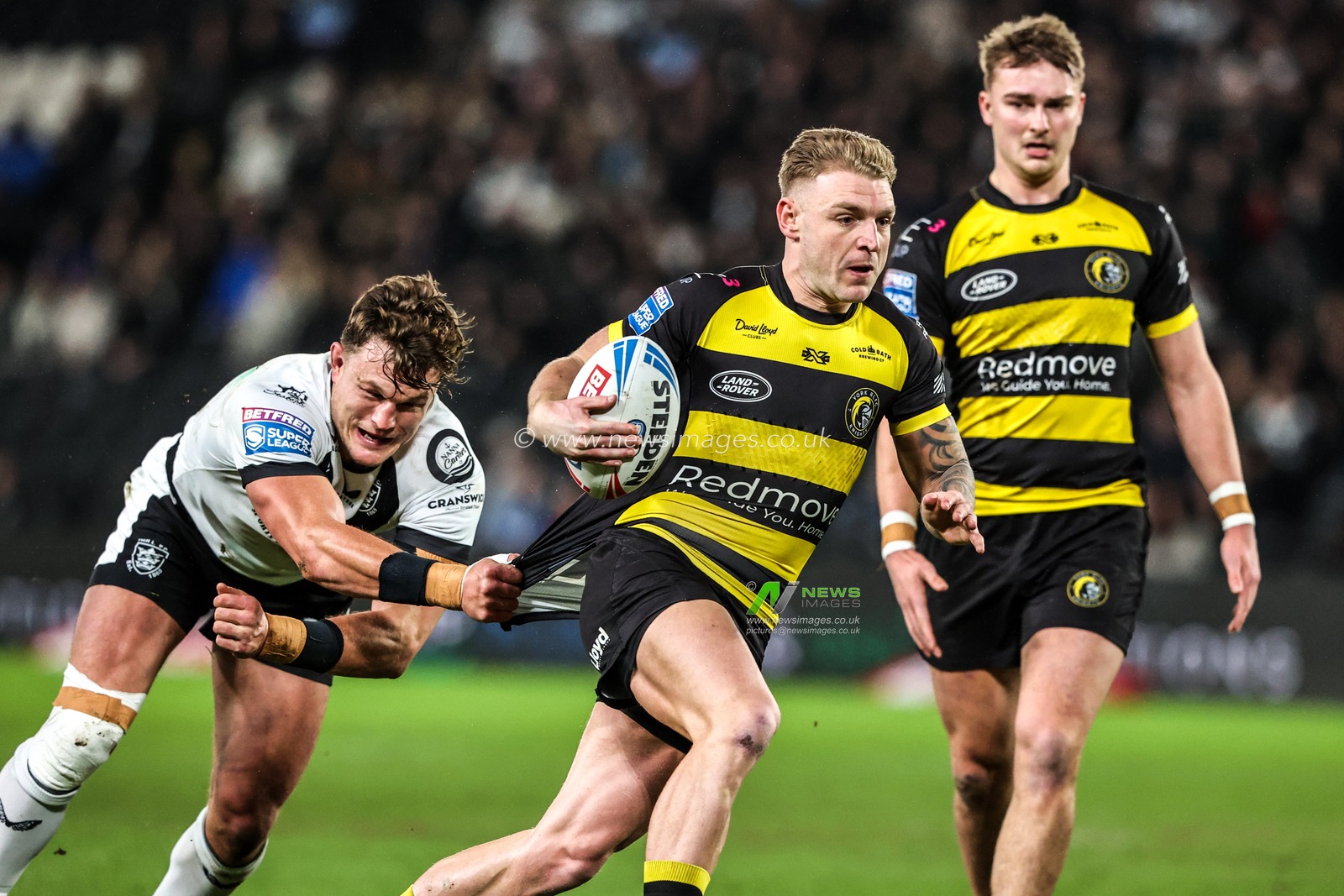 Liam Harris of York Knights is pulled by the shirt by Liam Knight of Hull FC during the Betfred Super League match Hull FC vs York Knights at MKM Stadium, Hull, United Kingdom on 27 February 2026

(Photo by Alfie Cosgrove/News Images)