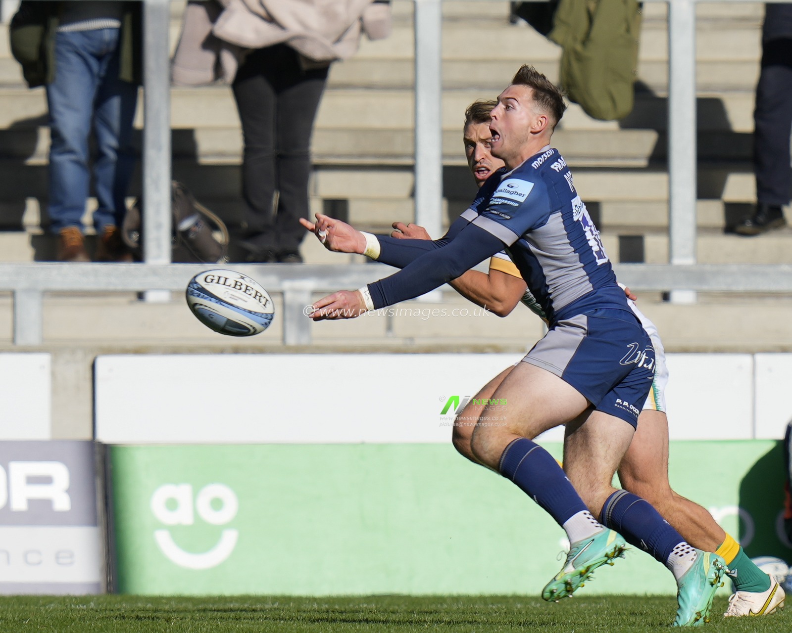 Tom Roebuck #14 of Sale Sharks passes the ball during the Gallagher Premiership match Sale Sharks vs Northampton Saints at AJ Bell Stadium, Eccles, United Kingdom, 15th October 2023

(Photo by Steve Flynn/News Images)
