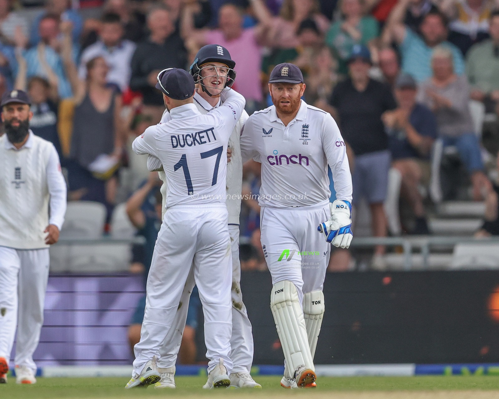 Harry Brook of England celebrates with teammates after catching Mitchell Starc of Australia out during the LV= Insurance Ashes Third Test Series Day 3 England v Australia at Headingley Stadium, Leeds, United Kingdom, 8th July 2023

(Photo by Mark Cosgrove/News Images)