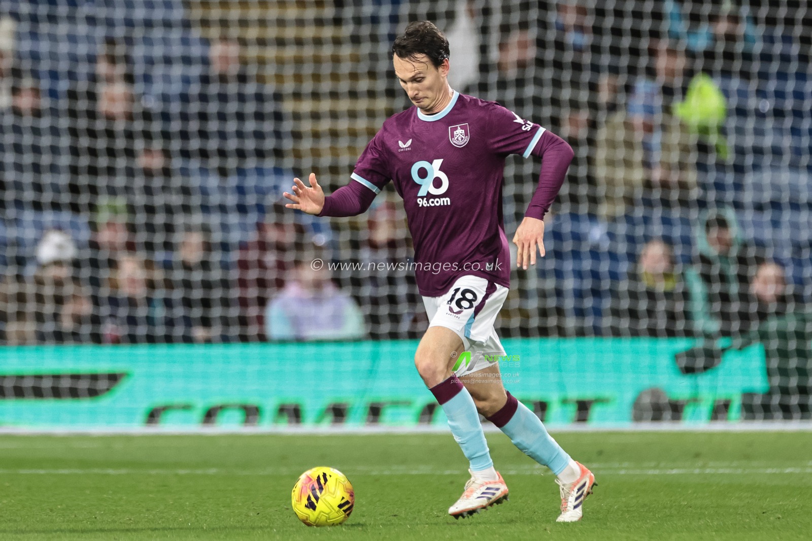 Hjalmar Ekdal of Burnley with the ball during the Premier League match Burnley vs Fulham at Turf Moor, Burnley, United Kingdom, 13th December 2025

(Photo by Mark Cosgrove/News Images)

*** GER AUT SUI OUT ***