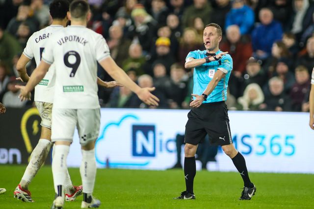 Referee David Webb during the Sky Bet Championship match Swansea City vs Preston North End at Swansea.com Stadium, Swansea, United Kingdom on 24 February 2026

(Photo by Andrew Lewis/News Images)
