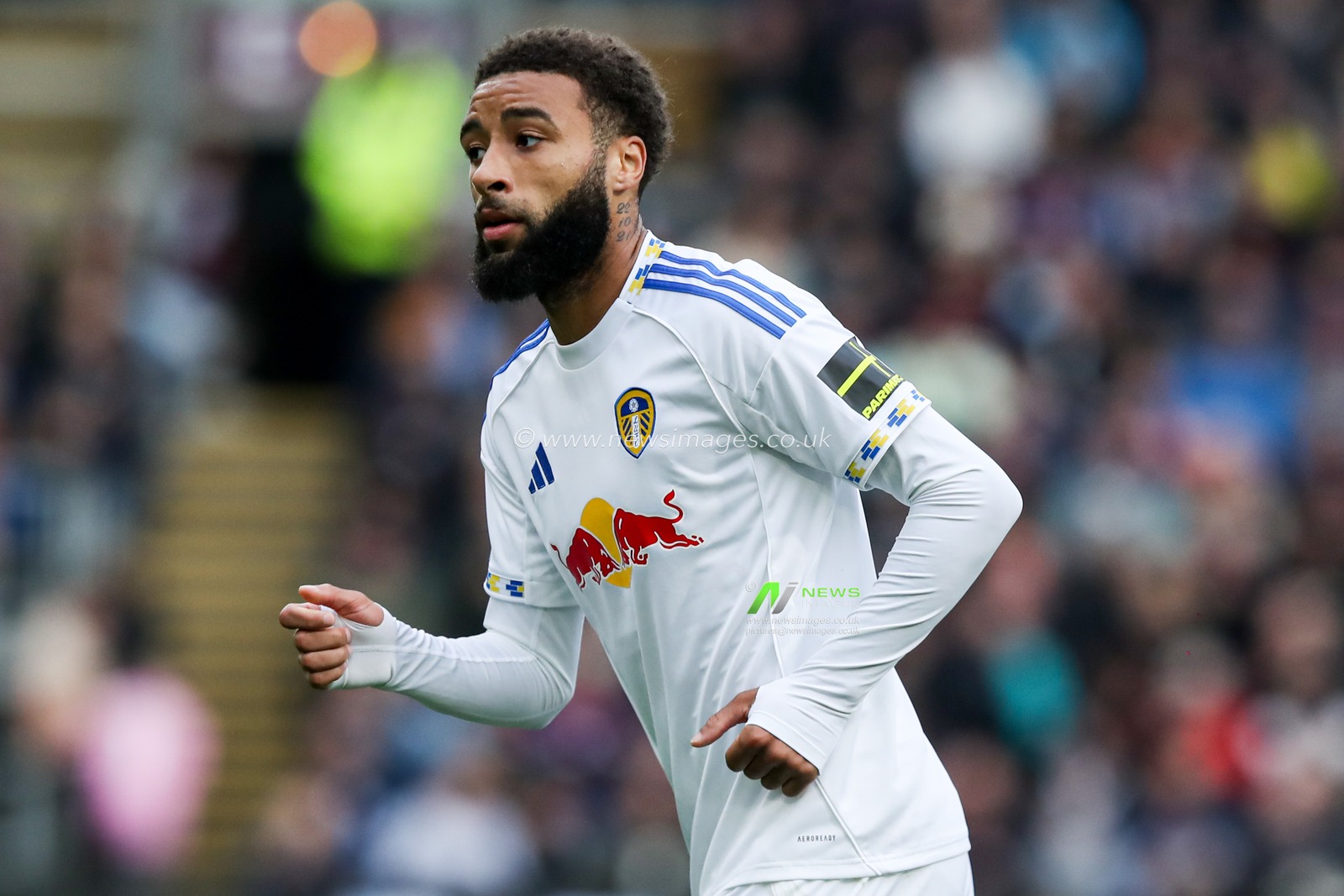 Jayden Bogle of Leeds United during the Premier League match Burnley vs Leeds United at Turf Moor, Burnley, United Kingdom, 18th October 2025

(Photo by Jorge Horsted/News Images)
