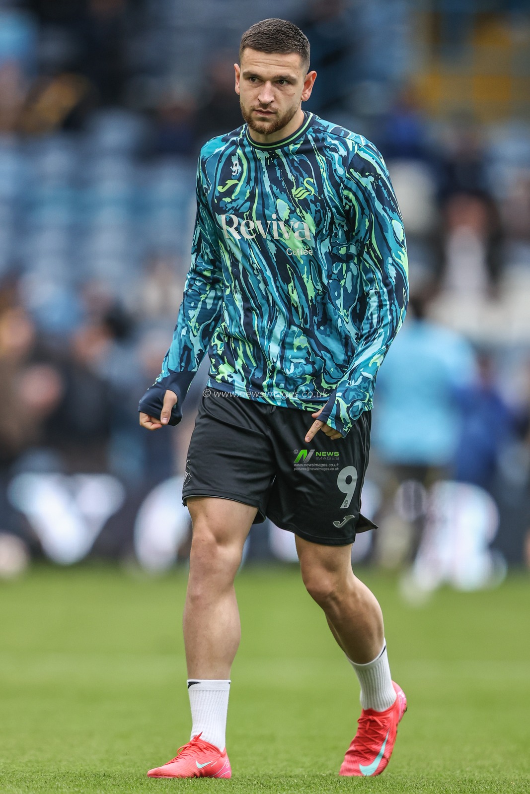 Å½an Vipotnik of Swansea City in the pregame warmup session during the Sky Bet Championship match Leeds United vs Swansea City at Elland Road, Leeds, United Kingdom, 29th March 2025

(Photo by Alfie Cosgrove/News Images)