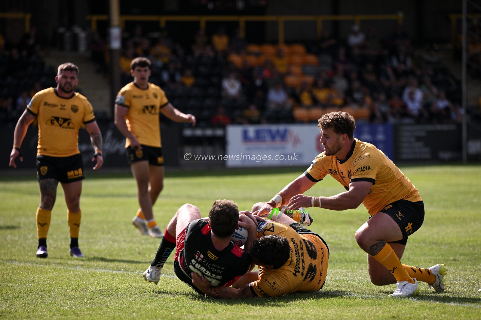 Ben Currie of Warrington Wolves makes a try during the Betfred Super League round 21 match Castleford Tigers vs Warrington Wolves at OneBore Stadium, Castleford, Untied Kingdom on 01 August 2026

(Photo by Ben Roberts/News Images)
