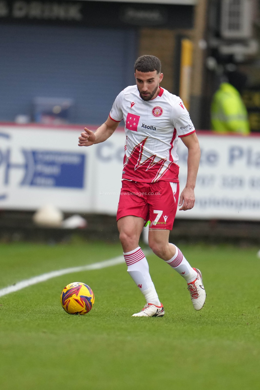 Nick Freeman of Stevenage in action during the Sky Bet League 1 match Stevenage vs Exeter City at Lamex Stadium, Stevenage, United Kingdom, 1st February 2025

(Photo by Harvey Murphy/News Images)