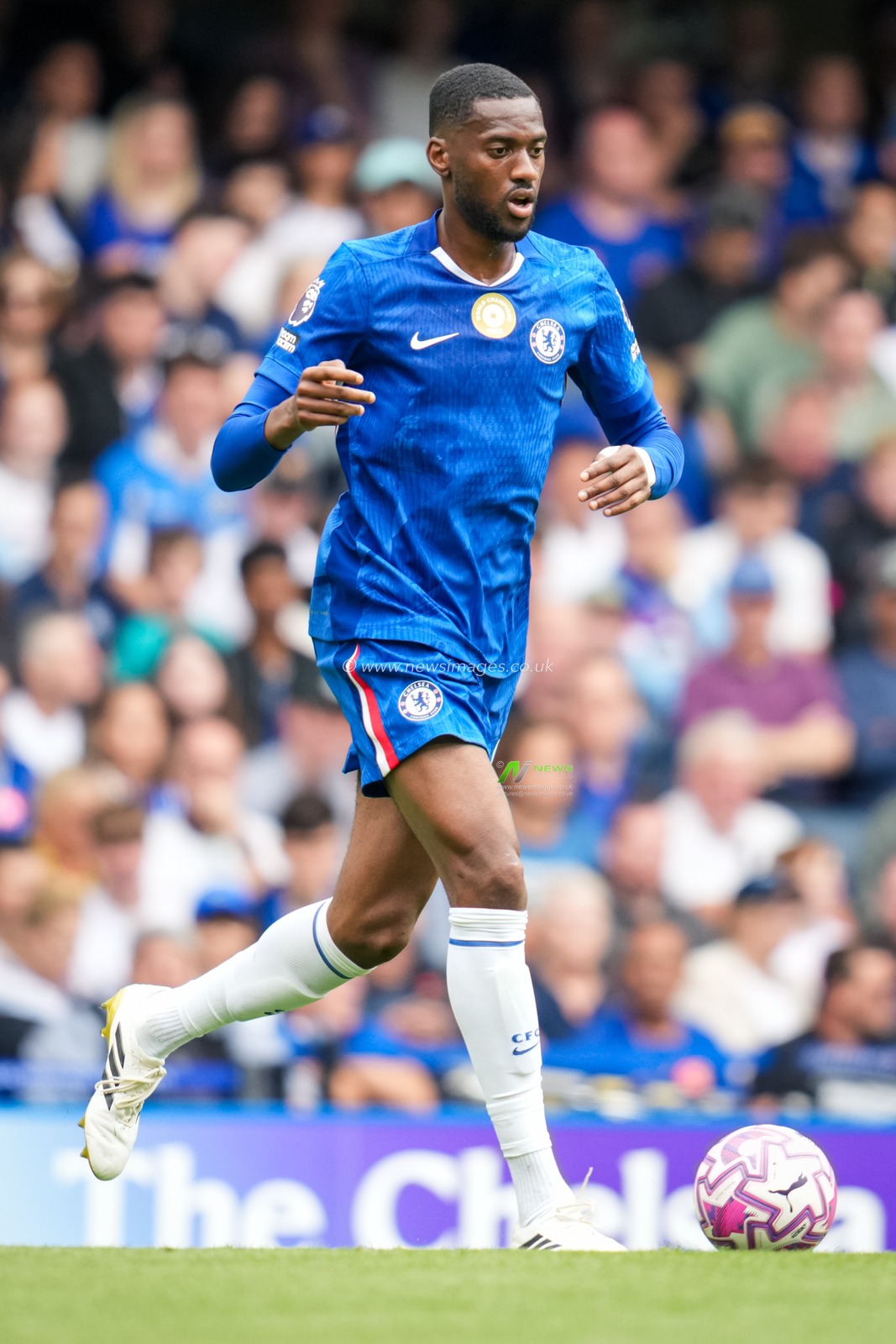 Tosin Adarabioyo of Chelsea during the Premier League match Chelsea vs Fulham at Stamford Bridge, London, United Kingdom, 30th August 2025

(Photo by Harvey Murphy/News Images)