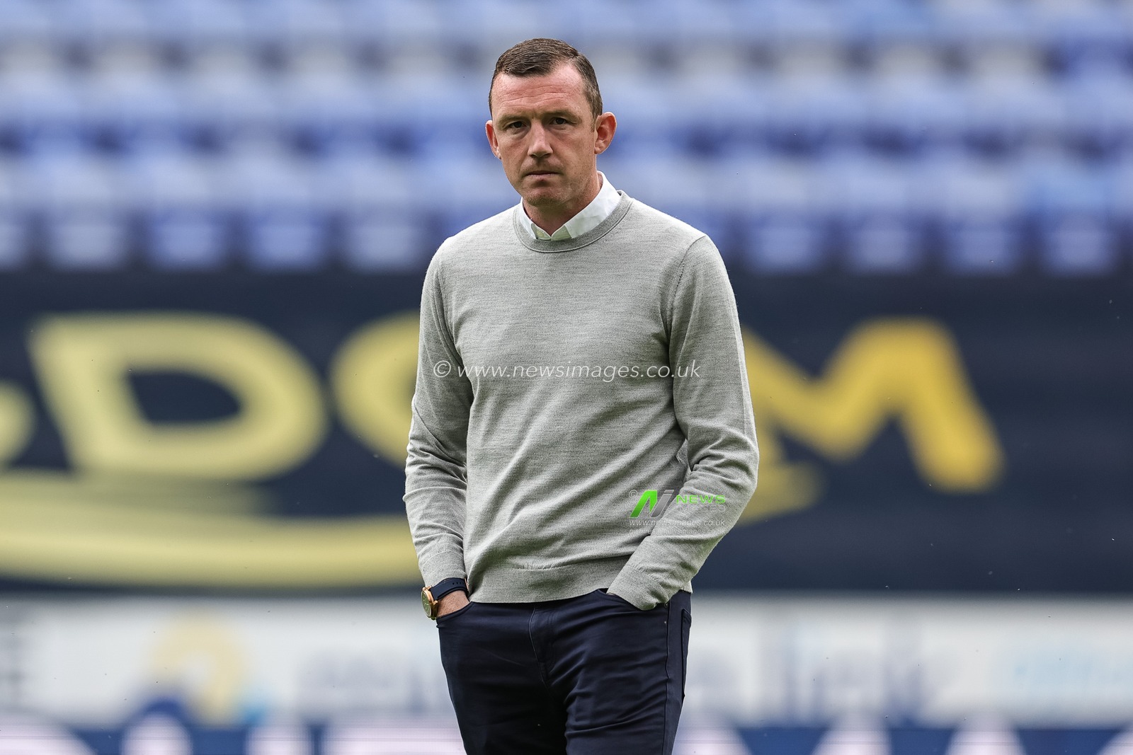 Neill Collins Head coach of Barnsley during the Sky Bet League 1 match Wigan Athletic vs Barnsley at DW Stadium, Wigan, United Kingdom, 26th August 2023

(Photo by Mark Cosgrove/News Images)