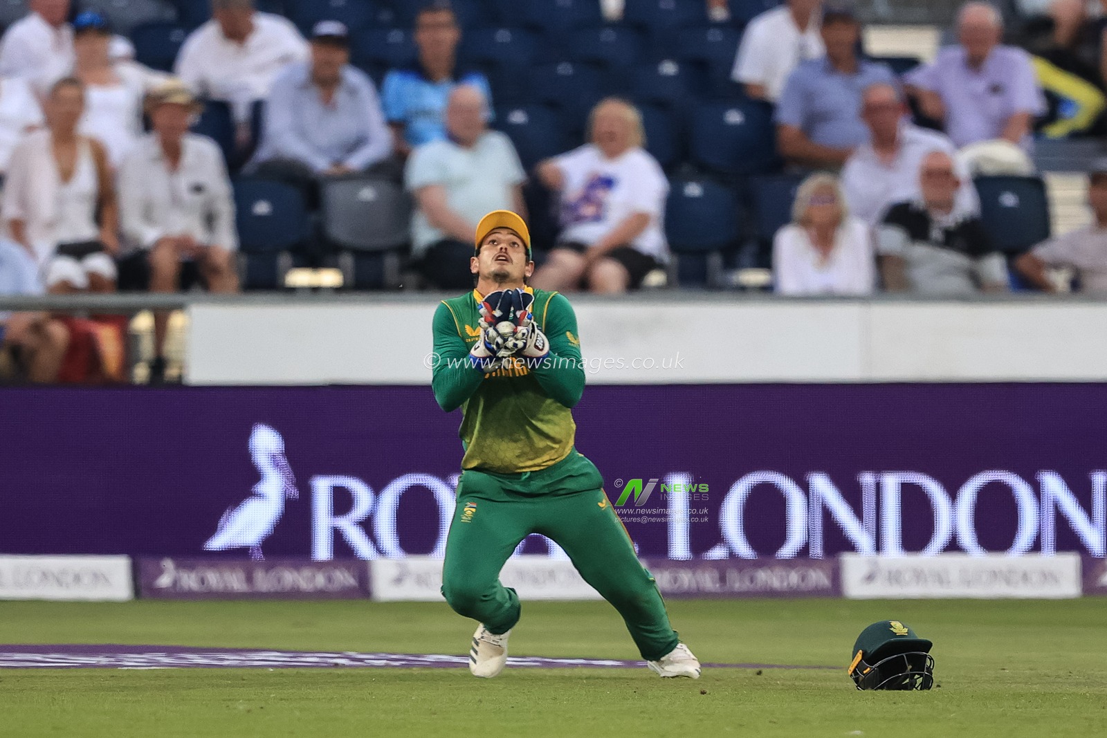 Quinton De Kock of South Africa catches Adil Rashid of England