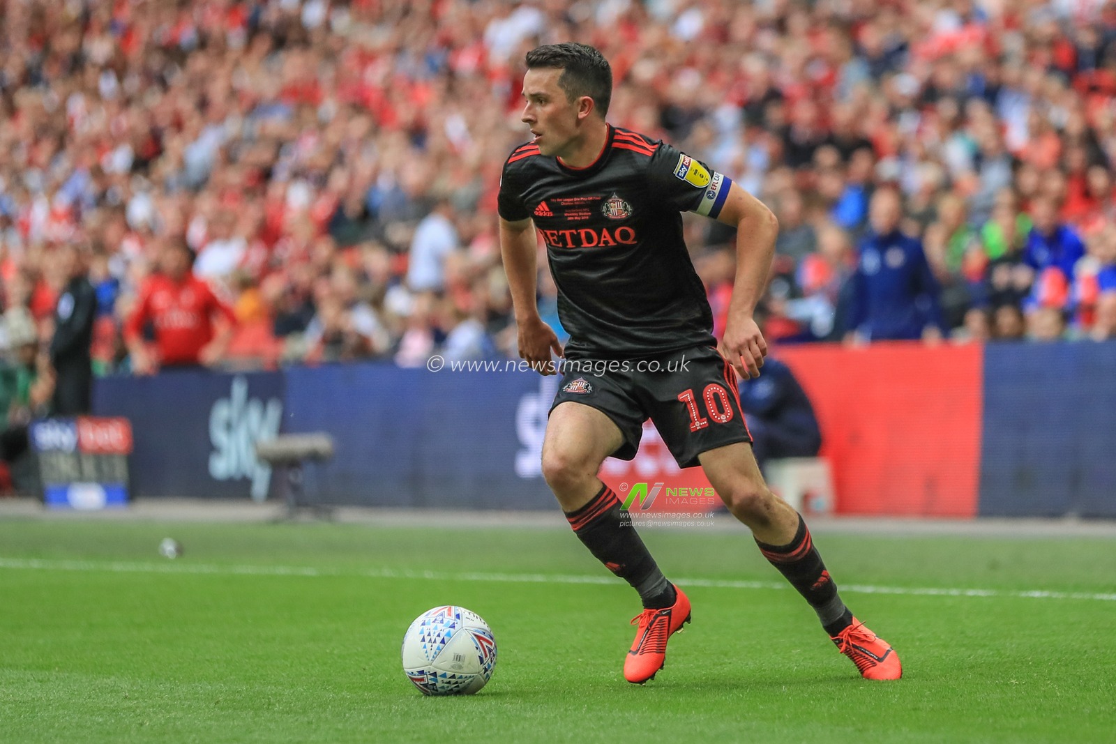 26th May 2019 , Wembley Stadium, London, England ; Sky Bet League 1 Playoff Final , Charlton Athletic vs Sunderland ; George Honeyman (10) of Sunderland during the game


Credit: Mark Cosgrove/News Images 


English Football League images are subject to DataCo Licence