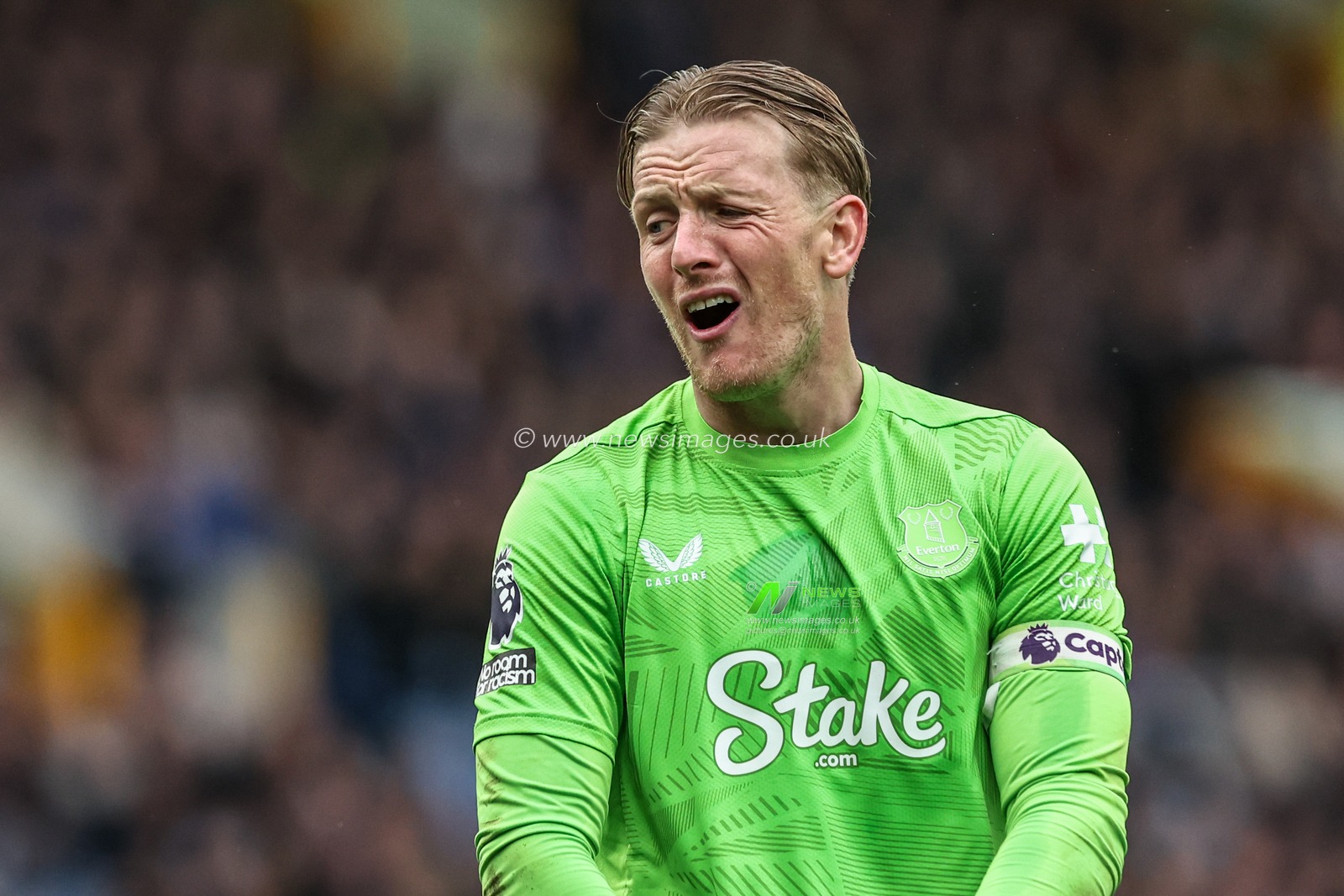 Jordan Pickford of Everton reacts during the Premier League match Everton vs Manchester City at Goodison Park, Liverpool, United Kingdom, 19th April 2025

(Photo by Mark Cosgrove/News Images)