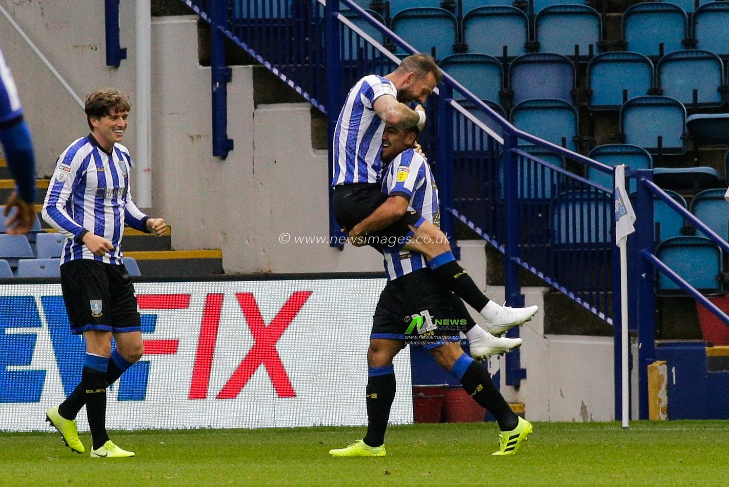 5th October 2019, Hillsborough, Sheffield, England; Sky Bet Championship, Sheffield Wednesday v Wigan Athletic : Massimo Luongo (21) of Sheffield Wednesday celebrates scoring to make it 1-0

Credit: Kurt Fairhurst/News Images
