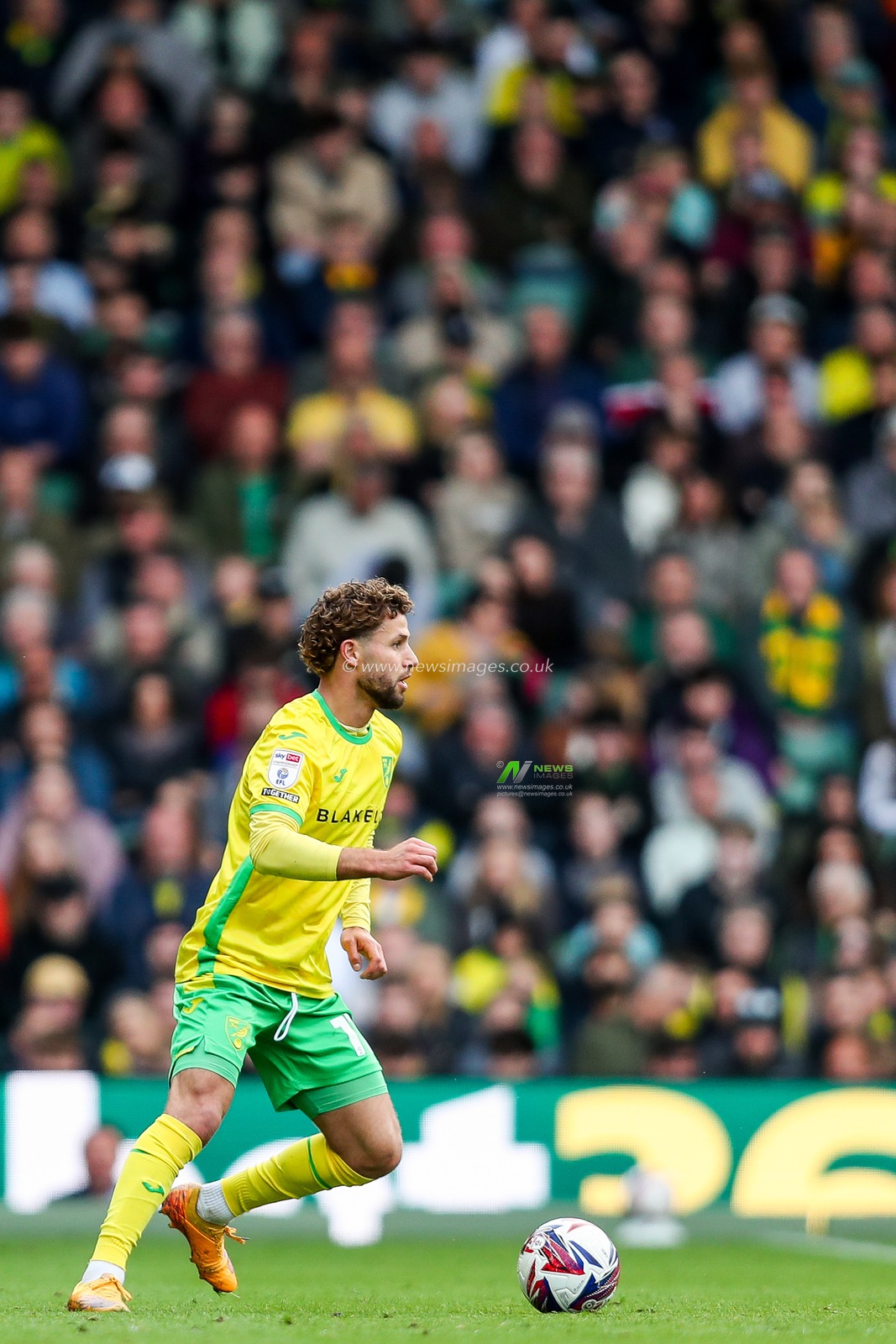 Emiliano Marcondes of Norwich City runs with the ball during the Sky Bet Championship match Norwich City vs West Bromwich Albion at Carrow Road, Norwich, United Kingdom, 29th March 2025

(Photo by Izzy Poles/News Images)