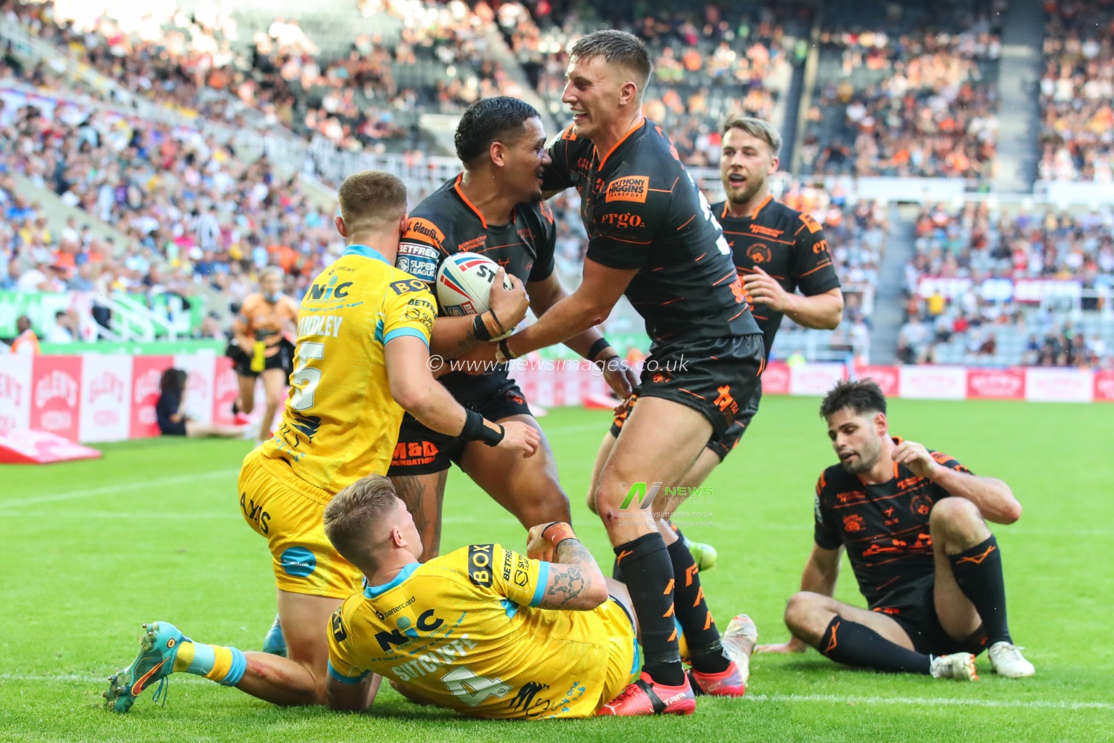 Bureta Faraimo #5 of Castleford Tigers celebrates his try