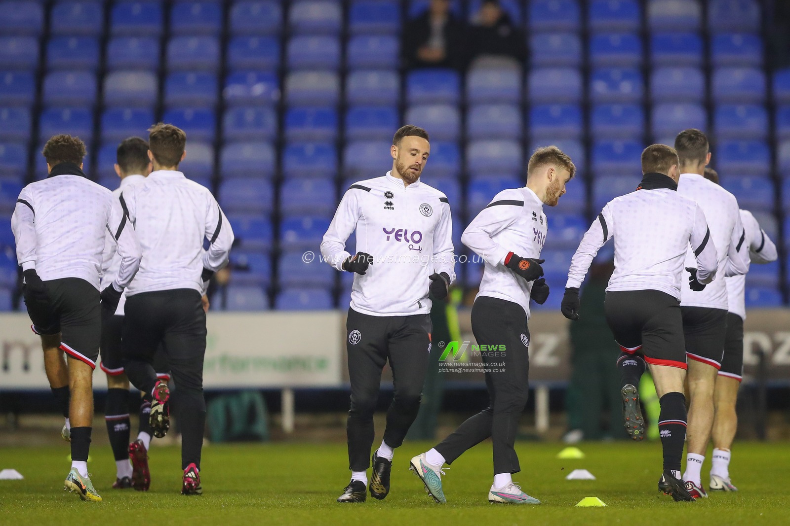 Jack Robinson #19 of Sheffield United during the pre-game warm up ahead of the Sky Bet Championship match Reading vs Sheffield United at Select Car Leasing Stadium, Reading, United Kingdom, 7th March 2023

(Photo by Gareth Evans/News Images)