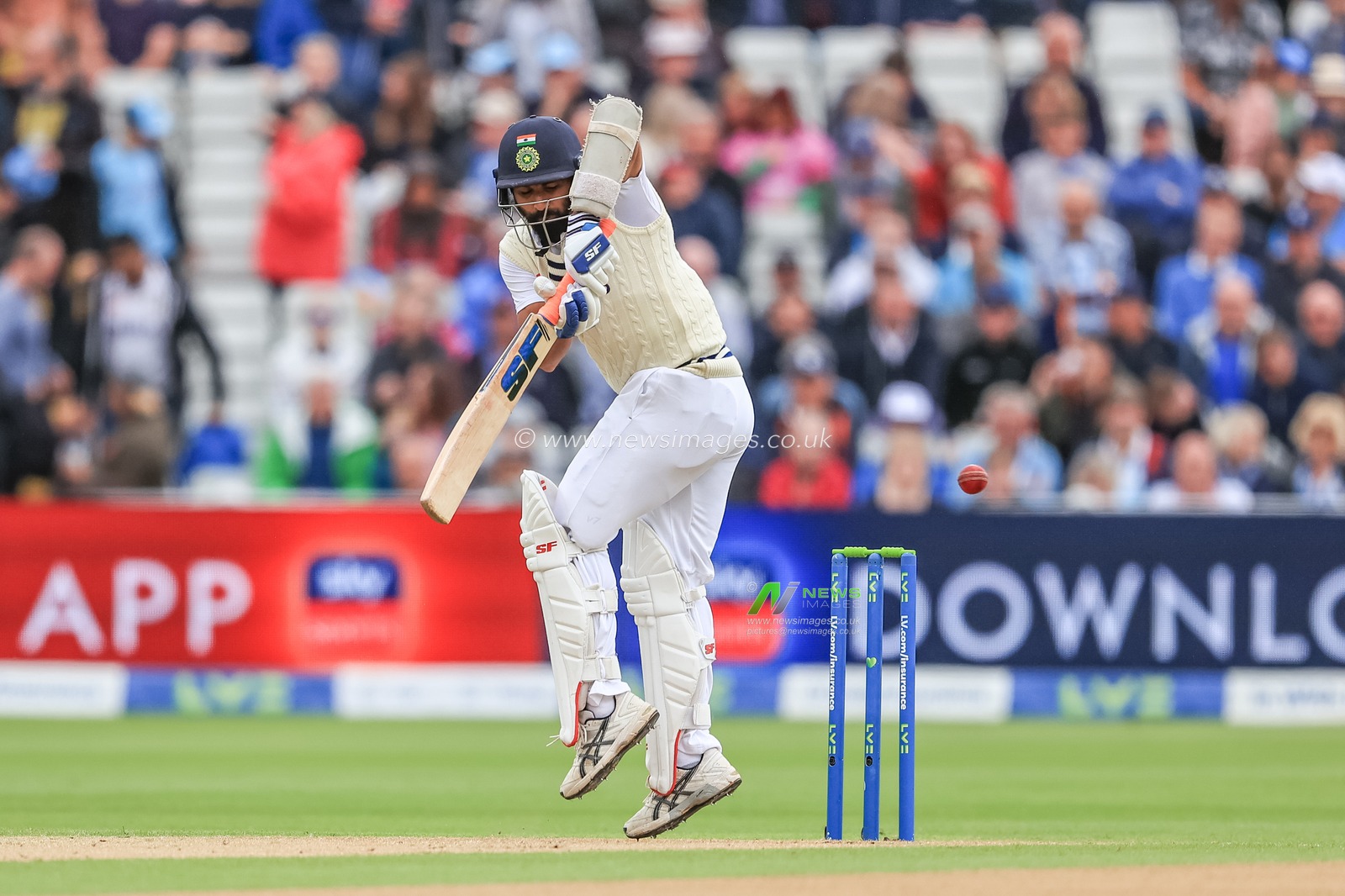 Mohammad Shami of India hits one run