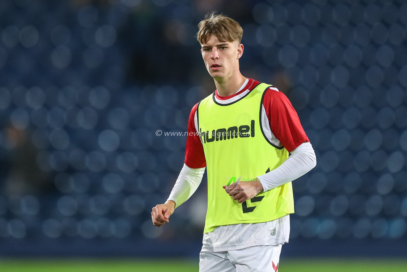 Alex Scott #7 of Bristol City during the pre-game warm up ahead of the Sky Bet Championship match West Bromwich Albion vs Bristol City at The Hawthorns, West Bromwich, United Kingdom, 18th October 2022

(Photo by Gareth Evans/News Images)