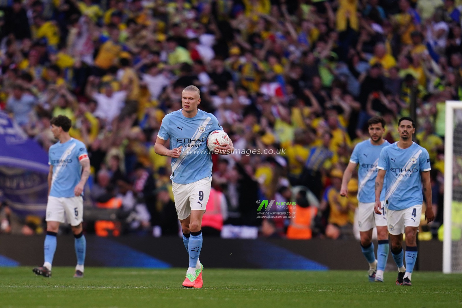 Man City players as Southampton score during the Emirates FA Cup Semi-Final match Manchester City vs Southampton at Wembley Stadium, London, United Kingdom on 25 April 2026

(Photo by Harvey Murphy/News Images)