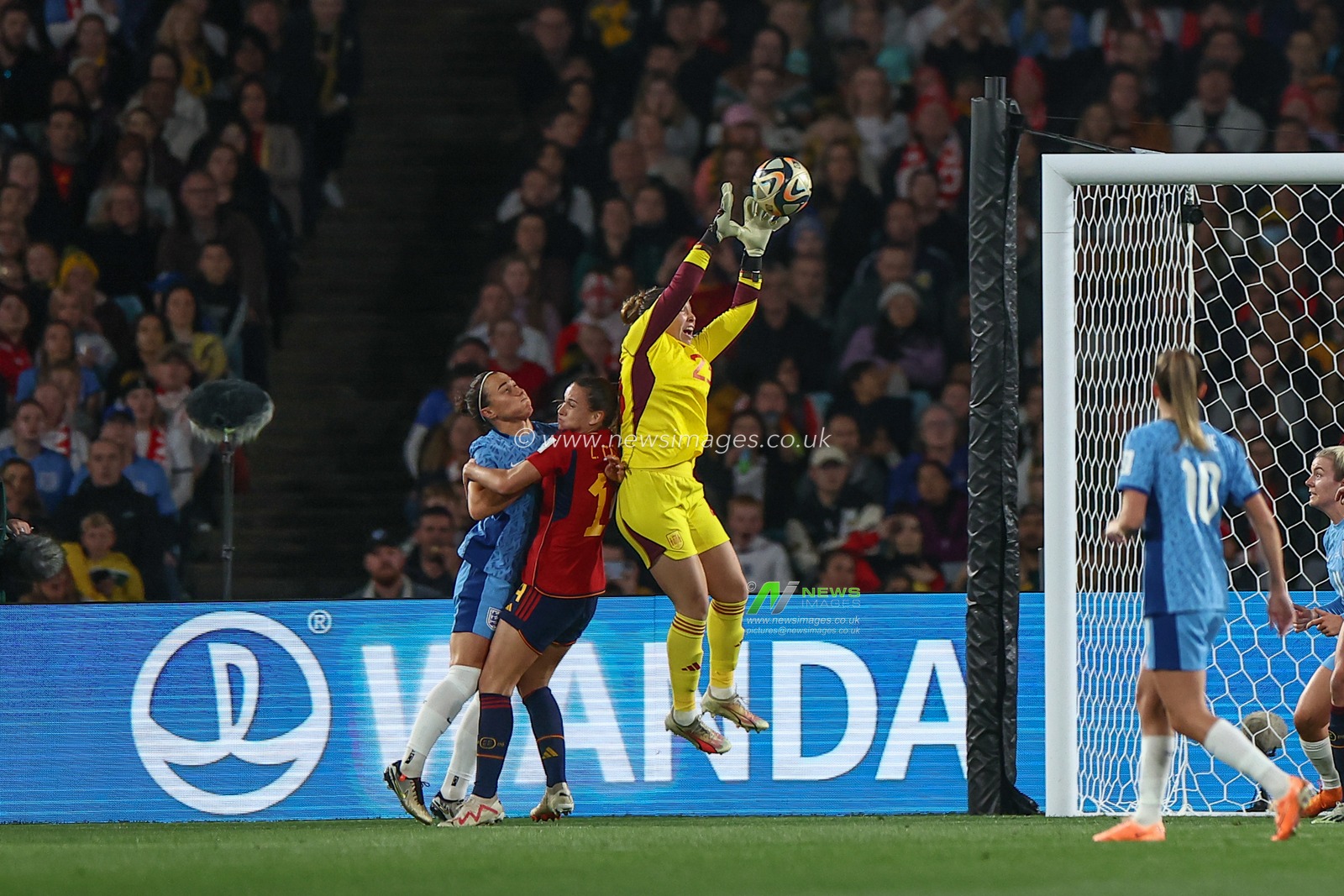 Cata Coll #23 of Spain  catches the ball during the FIFA Women's World Cup 2023 Final match Spain Women vs England Women at Stadium Australia, Sydney, Australia, 20th August 2023

(Photo by Patrick Hoelscher/News Images)